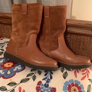 Clark’s brown leather and suede boots